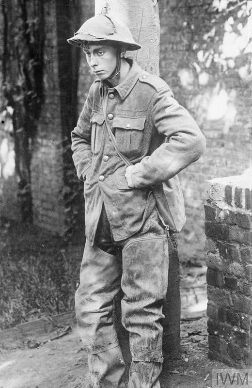 A shell-shocked British soldier awaiting treatment, 1918 (IWM Q24047)