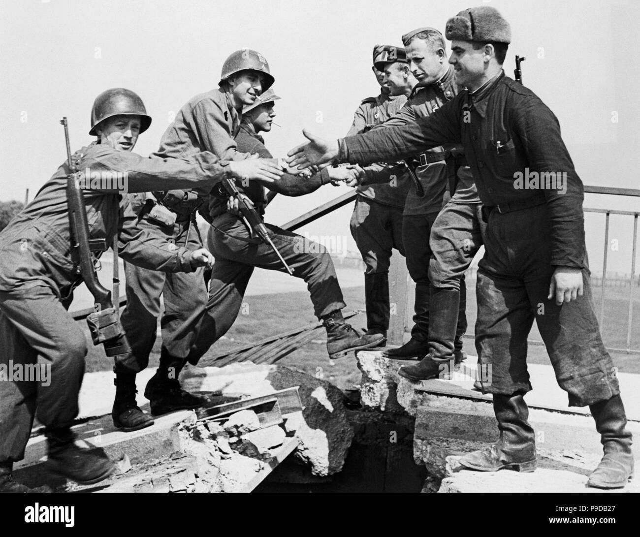 Carry ON Up The Elbe